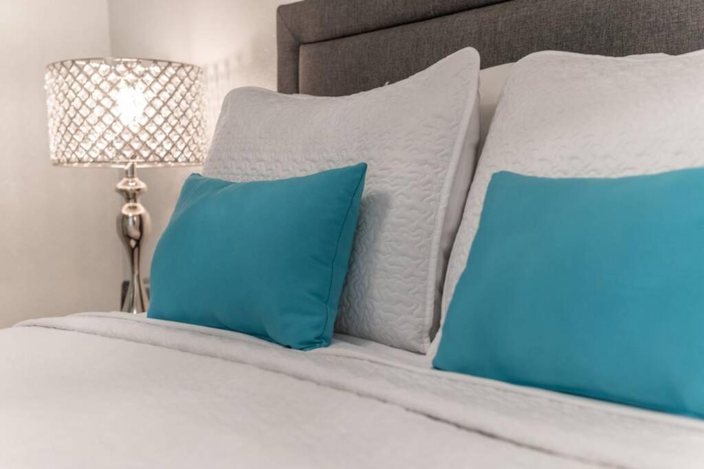 421-Fully Renovated, Wifi, Pool, Amazing Views, Near Bucs Stadium 탬파 외부 사진